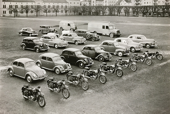 C'est ainsi que le parc automobile de la police cantonale zurichoise se présentait en 1951.